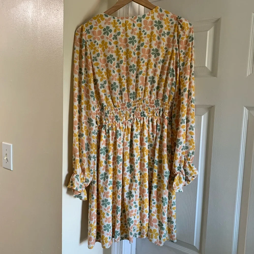 Signify Floral Dress - Picture 2 of 6